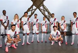 宝威体育下载-巴黎圣日耳曼球员一击得分，领先对手