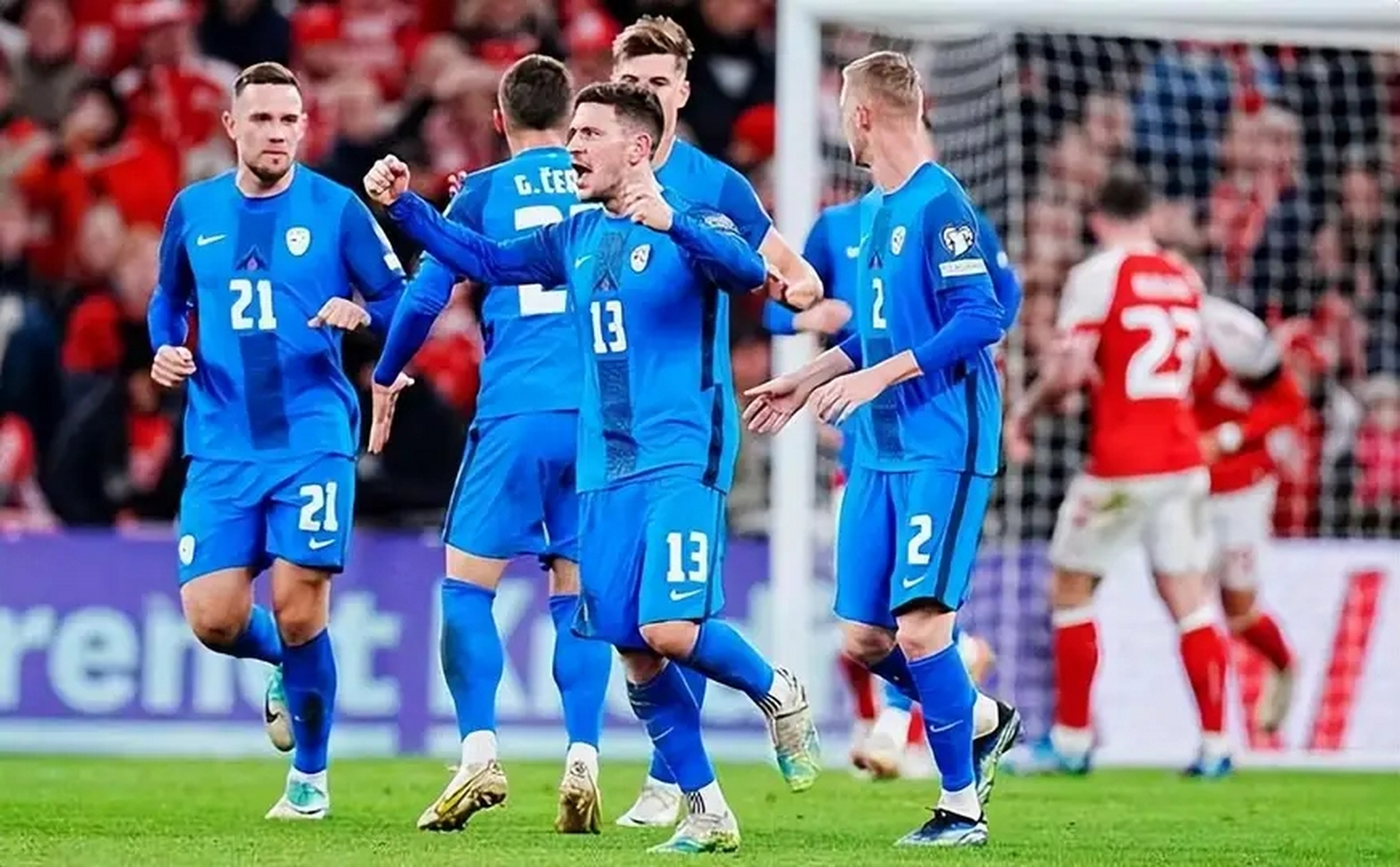 精英对决！欧洲足球比赛中两支豪强相遇的简单介绍